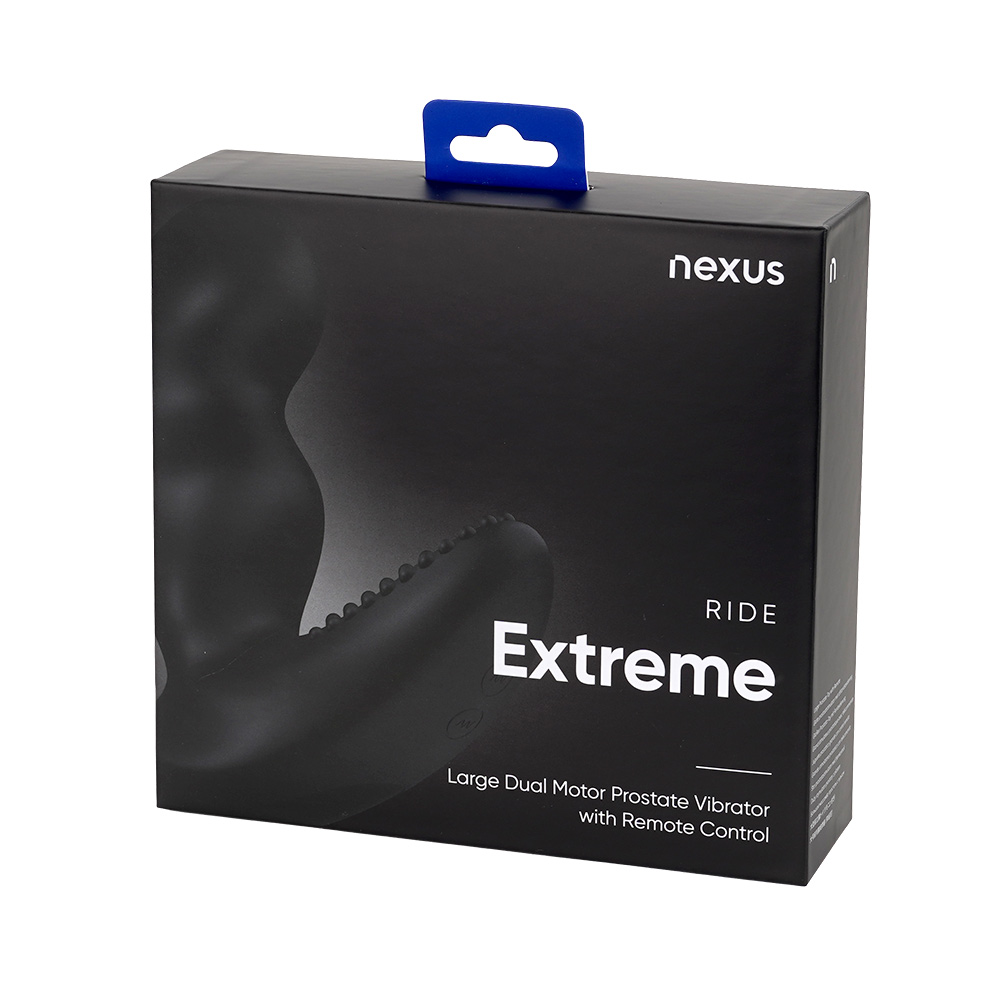 NEXUSブランド全体において、順次パケデザインが変更されています。内容物は一緒で、本体、リモコン、充電ケーブルが入っています。
